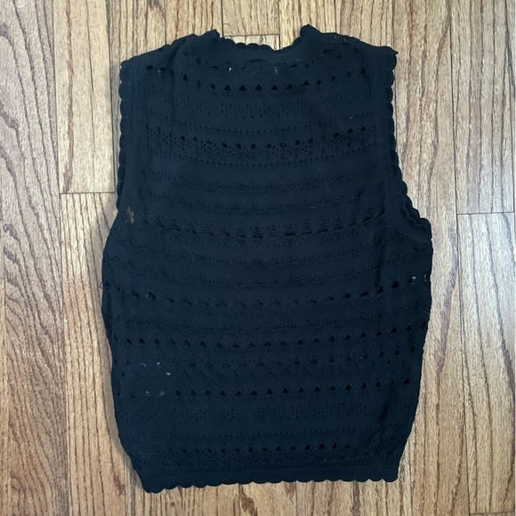 NWT Women’s Topshop black crop top, size: small - Picture 2 of 3